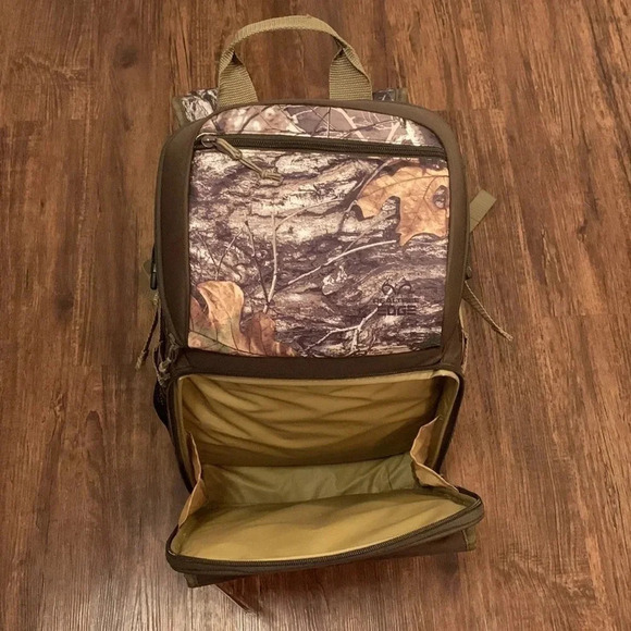Igloo 30 Can Gizmo Backpack Cooler RealTree Insulated New - Picture 10 of 13